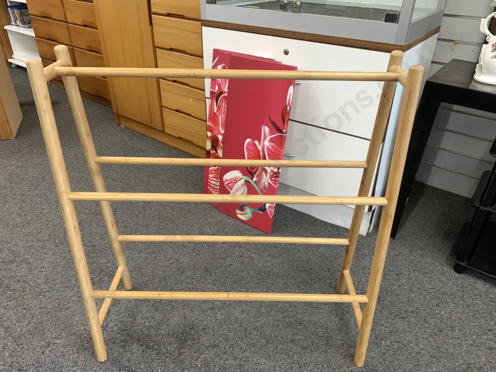 Pine Freestanding Towel Rail, H86 W80 D31cm Image 1++
