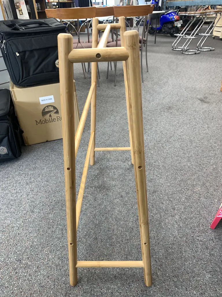 Pine Freestanding Towel Rail, H86 W80 D31cm Image 1++