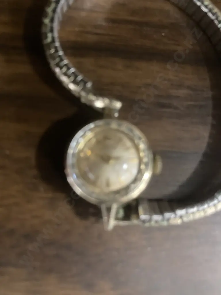 Beautiful Vintage TISSOT Women's Gold Coloured Watch with Original Clamshell Case Image 1++