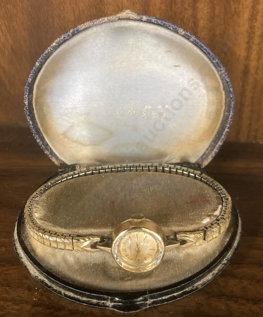 Beautiful Vintage TISSOT Women's Gold Coloured Watch with Original Clamshell Case Image 1++