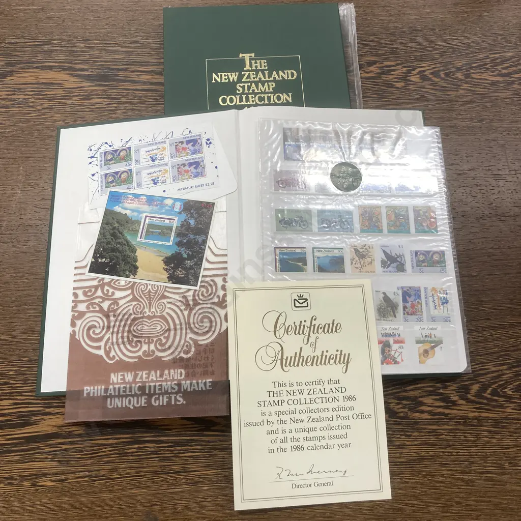 The New Zealand Stamp Collection 1986, Special Collectors Edition, A Collection Of All The Stamps Issued By NZPO In 1986 Image 1++
