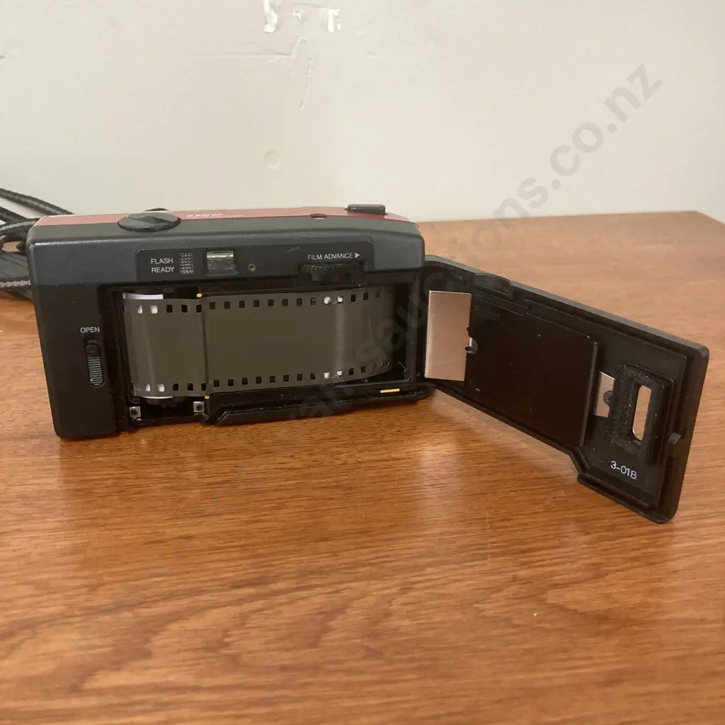 Rare Red Kodak S-Series S100 EF - 1987 35mm Point And Shoot Film Camera Made In Hong Kong & A Premier PC-700 Camera Image 1++