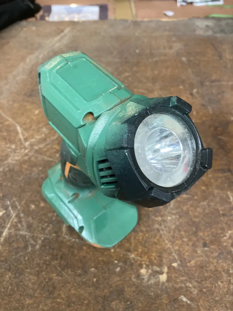 AEG 18V LED Torch Painted Green Image 1++
