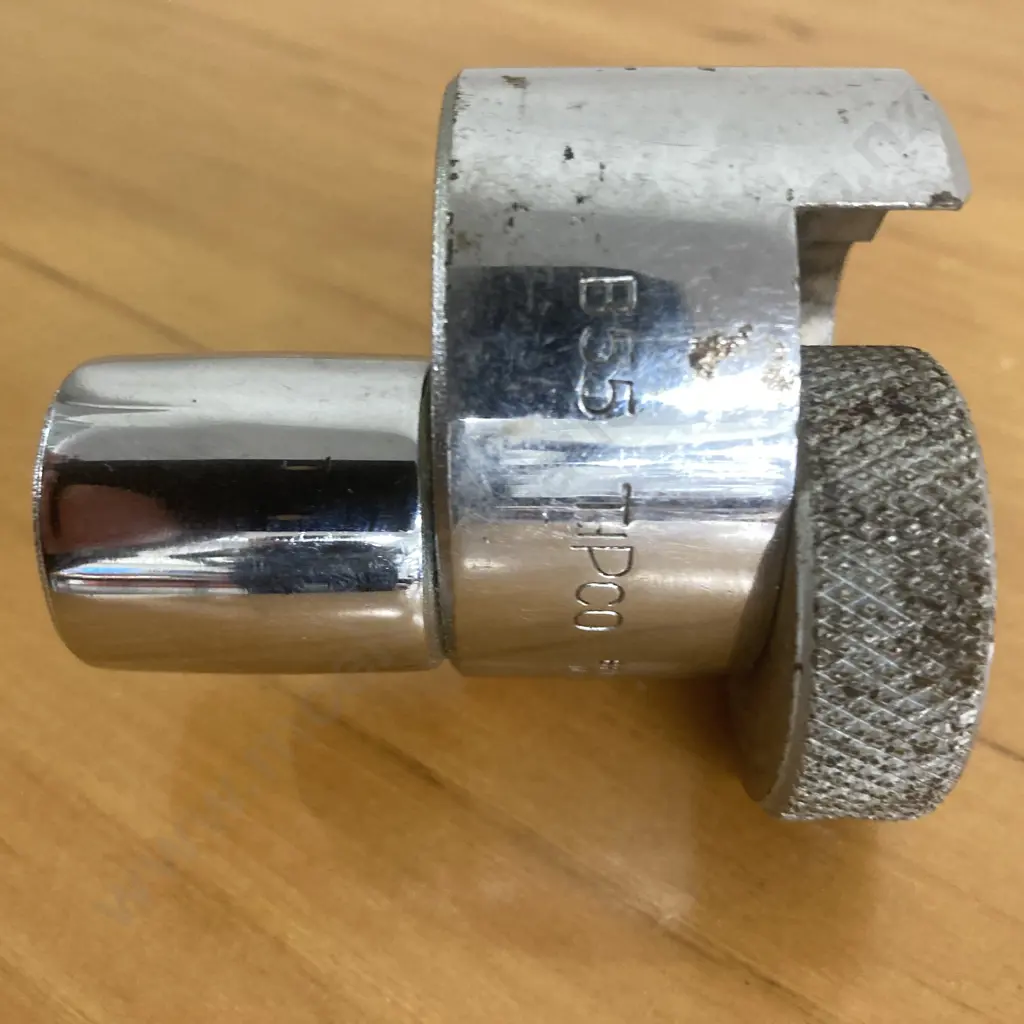 Stahlwille Ratchet Adaptor 1/2" & Tipco B55 Stud Extractor 1/2" Image 1++