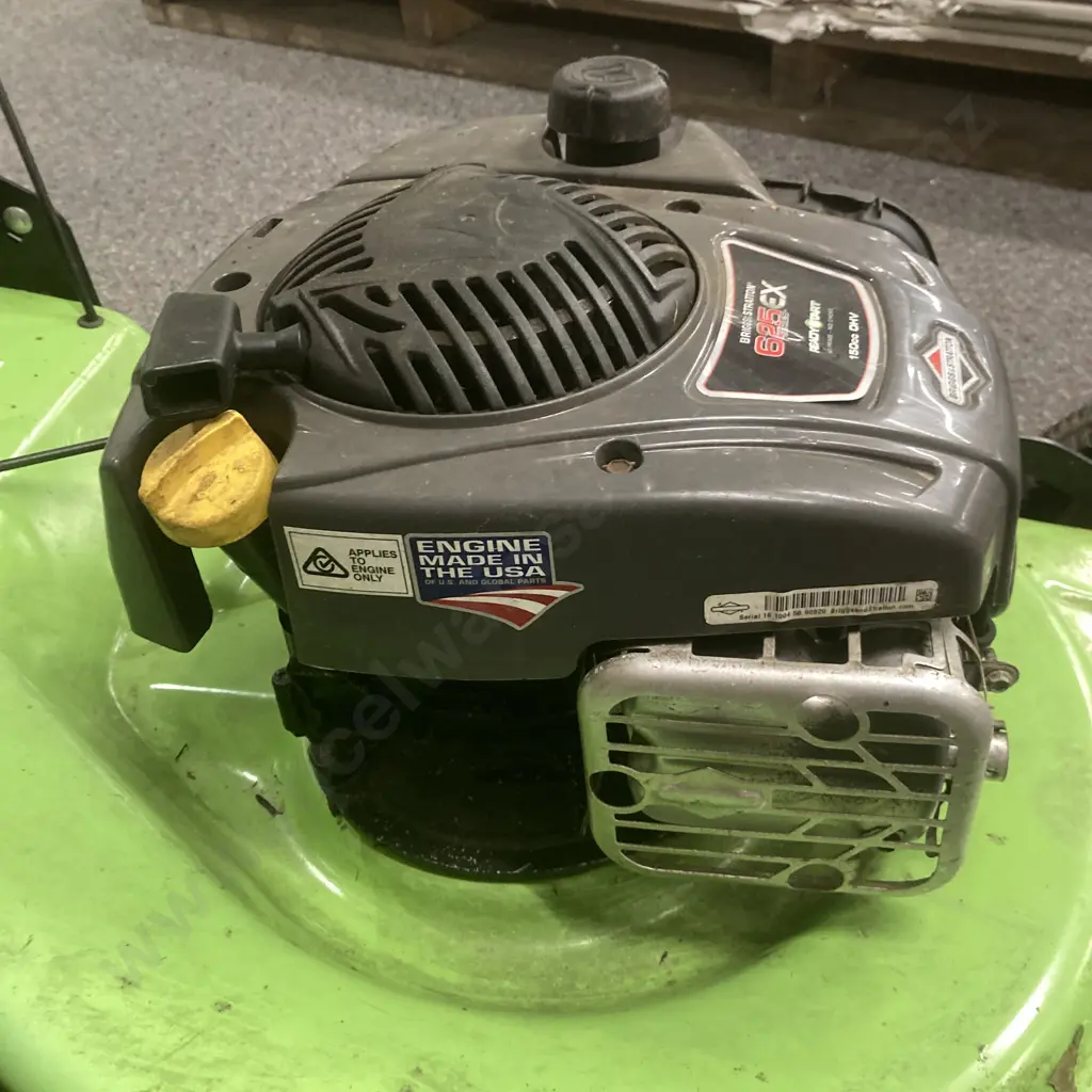 Lawnmaster Mulch & Catch Lawnmower, B&S 625EX Series ReadyStart, 150cc, With Catcher & Mulch Plug Image 1++