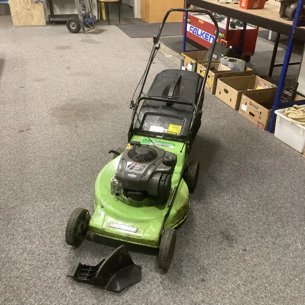 Lawnmaster Mulch & Catch Lawnmower, B&S 625EX Series ReadyStart, 150cc, With Catcher & Mulch Plug Image 1++