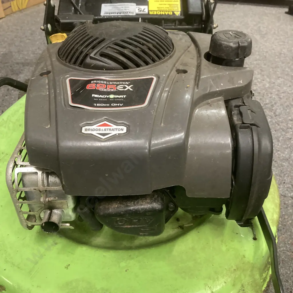 Lawnmaster Mulch & Catch Lawnmower, B&S 625EX Series ReadyStart, 150cc, With Catcher & Mulch Plug Image 1++