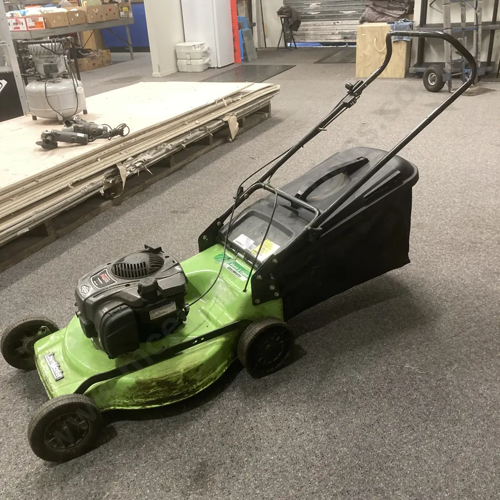 Lawnmaster Mulch & Catch Lawnmower, B&S 625EX Series ReadyStart, 150cc, With Catcher & Mulch Plug Image 1++