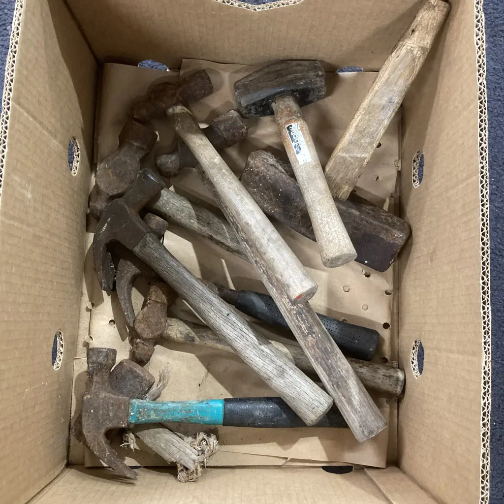 Box Lot Assorted Hammers Image 1++