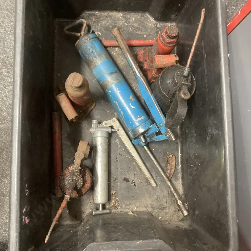 Black Bin Bottle Jacks, Grease Gun & Oil Cans Image 1++