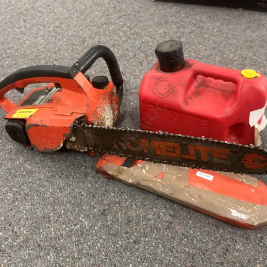 Homelite Super 2 Automatic Oiling Chainsaw & 3.9L Plastic Fuel Can