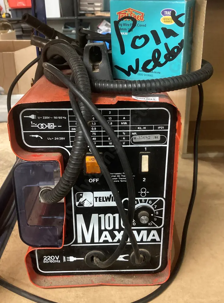 Telwin Maxima101 Mig Welder, 220V 50/60Hz Image 1++