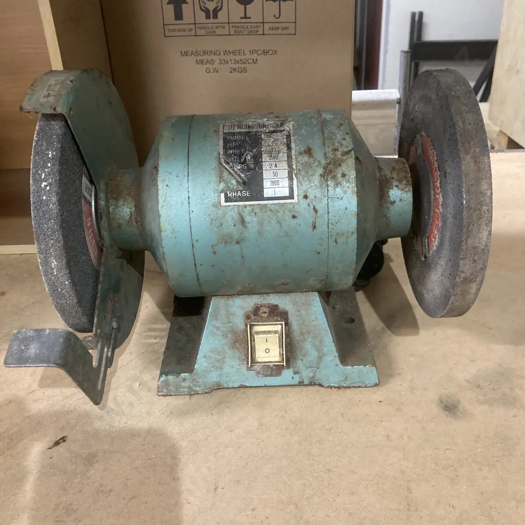 Lot of Two Bench Grinders Image 1++