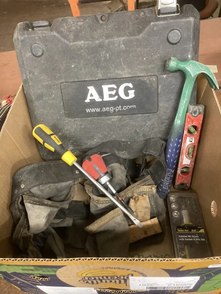 AEG Plastic Drill Case, Level, Trademaster & Fuller Screwdrivers, Builders Apron, Hammer, Incomplete Alltrade Socket Set Image 1++