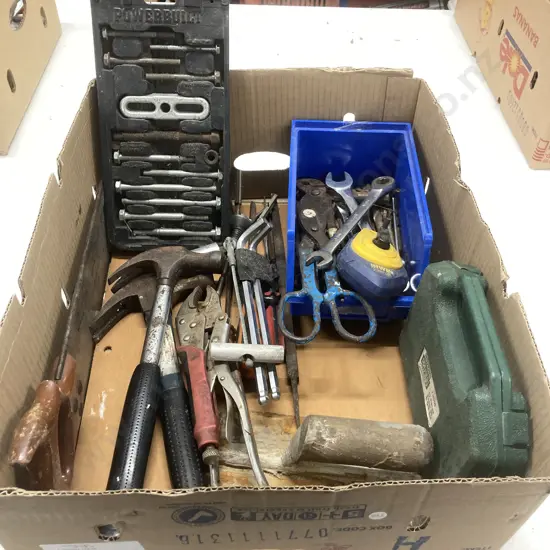 Box Lot Powerbuilt Steering Wheel Kit, Windscreen Removal Tool, Spanners, Drill Bits, Vice Grips, Screwdrivers Tools Etc
