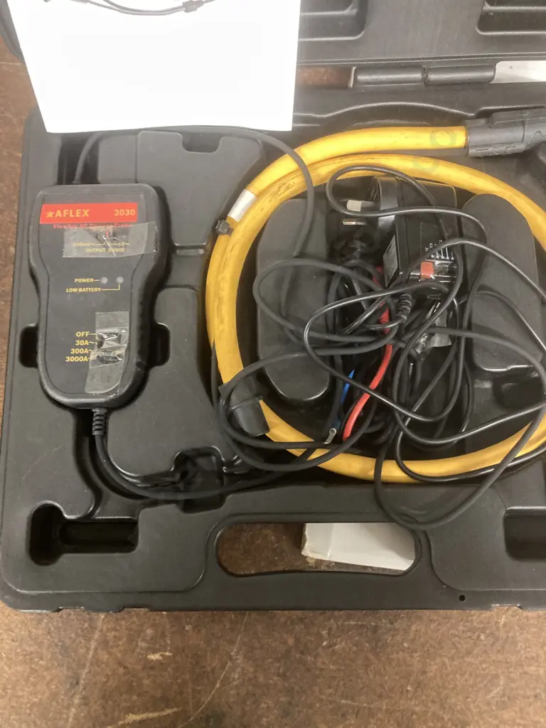 Flexible AC Current Probe 3030-36 In Black Case With Manual Image 1++