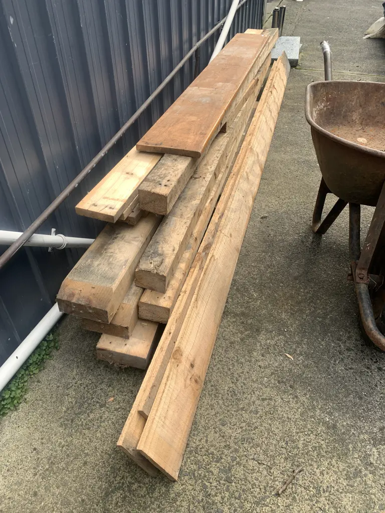 Lot of Assorted Timber Image 1++