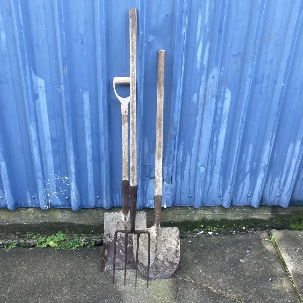 Long Handle Garden Fork, Wide Mouth Shovel, Shovel Image 1++