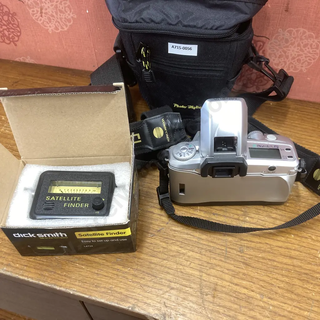 Vintage Minolta Dynax 40 SLR Camera Body, Camera Case, Dick Smith Satellite Finder, Amazon Kindle & Nextbook (No Leads) Image 1++