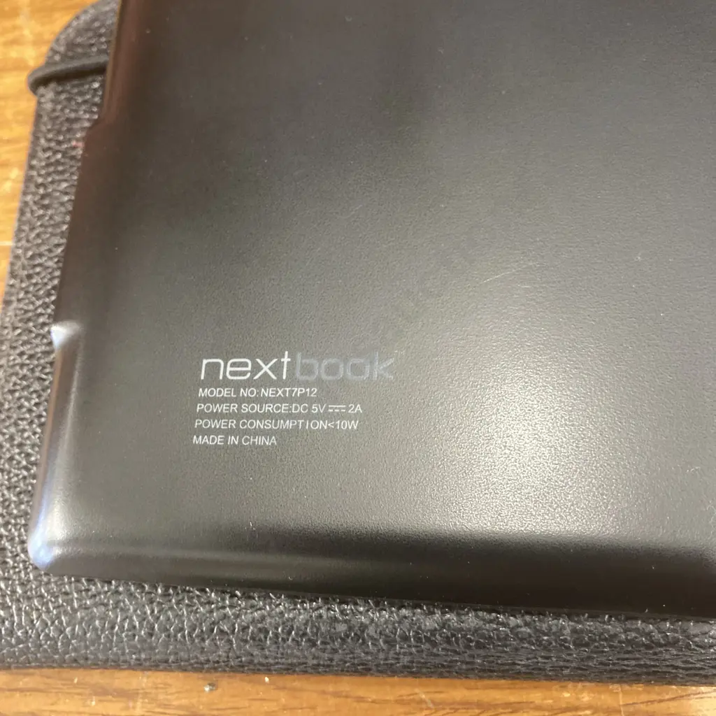 Vintage Minolta Dynax 40 SLR Camera Body, Camera Case, Dick Smith Satellite Finder, Amazon Kindle & Nextbook (No Leads) Image 1++