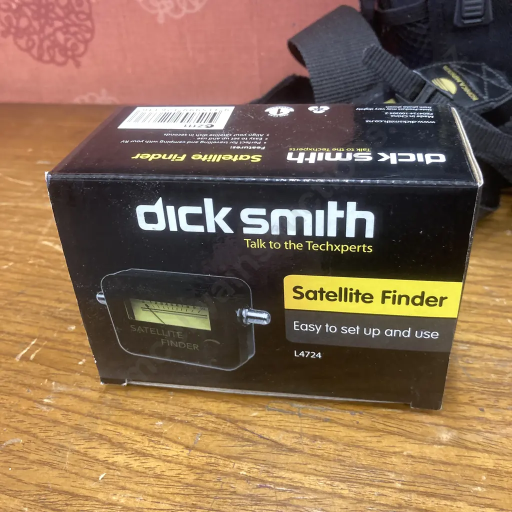 Vintage Minolta Dynax 40 SLR Camera Body, Camera Case, Dick Smith Satellite Finder, Amazon Kindle & Nextbook (No Leads) Image 1++