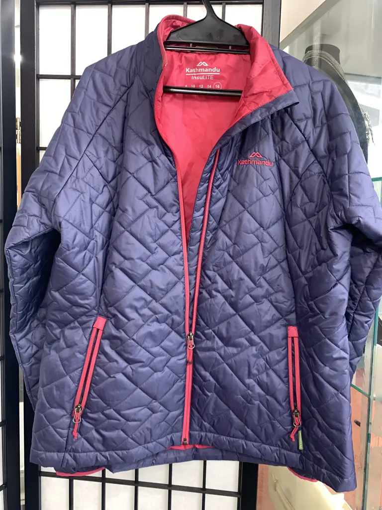 Kathmandu Insulite Quilted Size 16 Ladies Jacket, Navy / Hot Pink Lined Image 1++