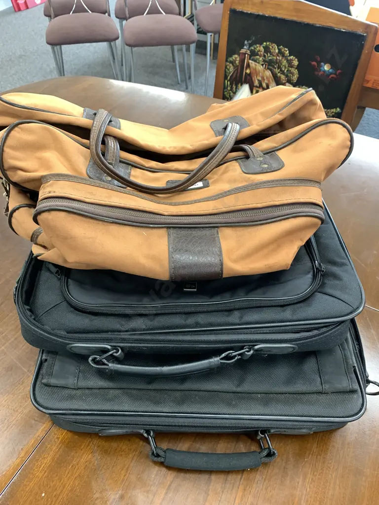 Black Laptop Bags x 2 & Carry Bag Image 1++