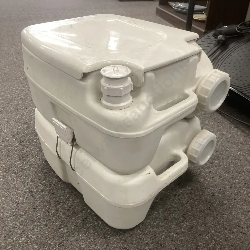 Fiamma Bi-Pot 39 Portable Toilet Image 1++