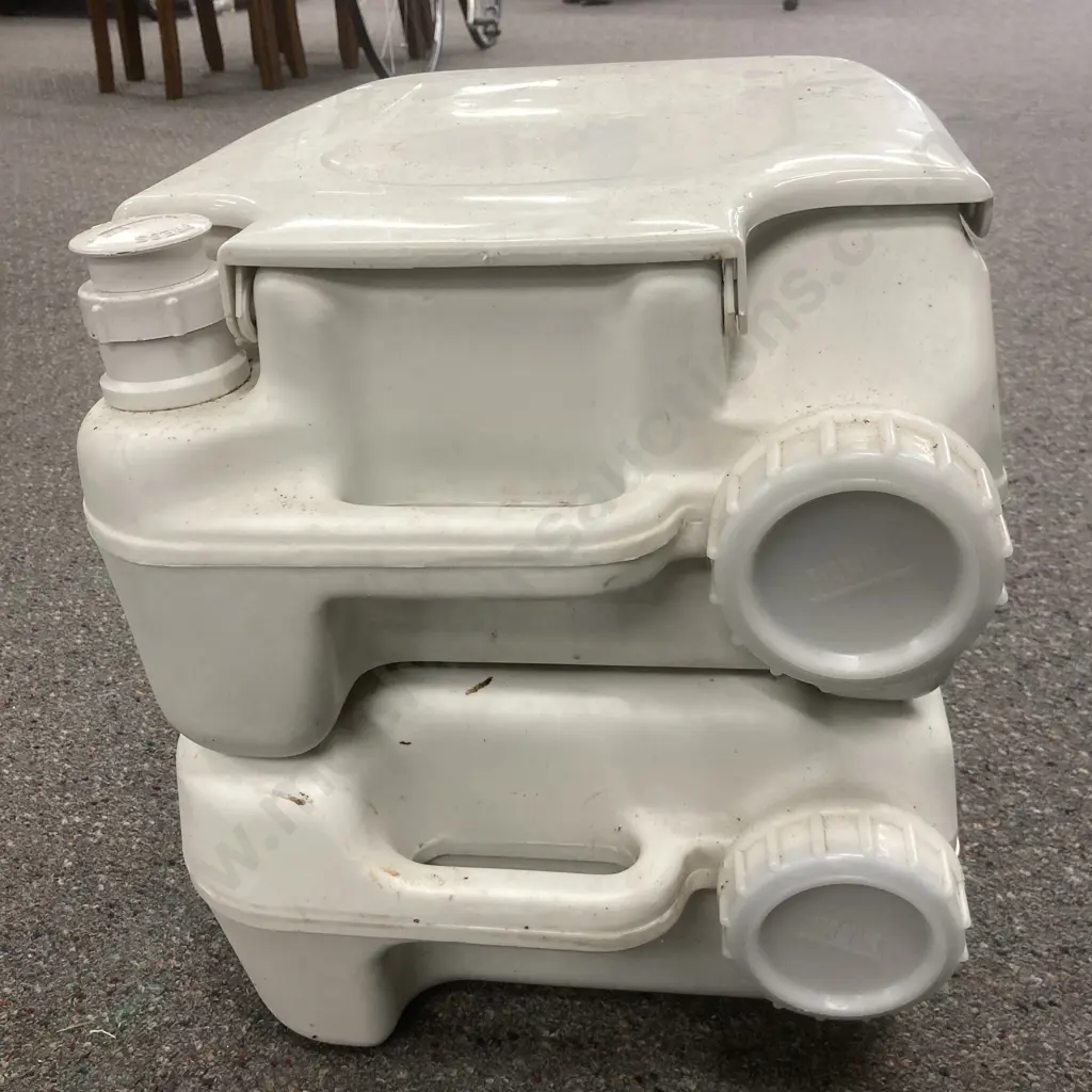 Fiamma Bi-Pot 39 Portable Toilet Image 1++