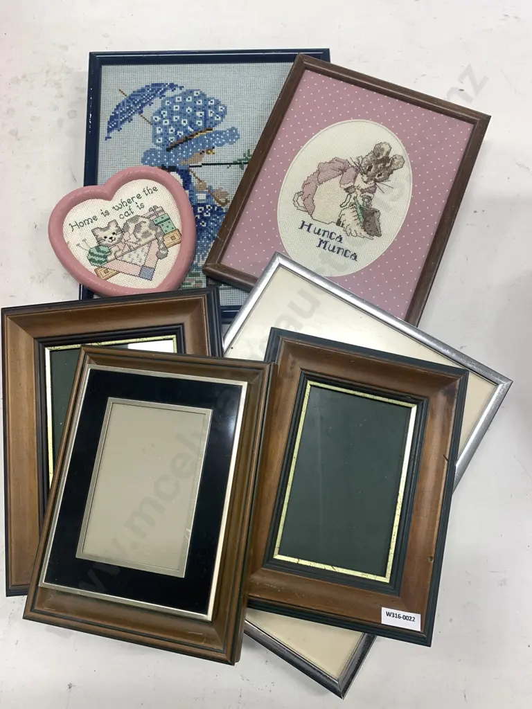 Selection Of Framed Photo Frames & Framed Tapestry Pictures Image 1++