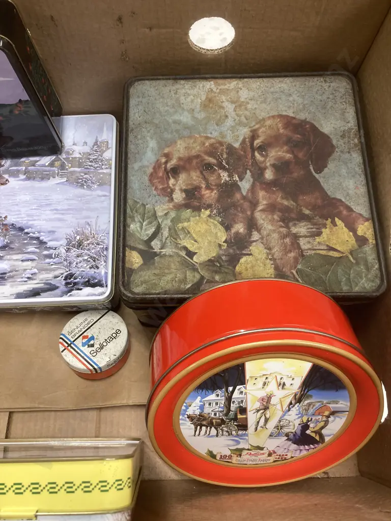 Unused Wilton Holly Hobbie Cake Party Pan & 6 Vintage Tins Image 1++