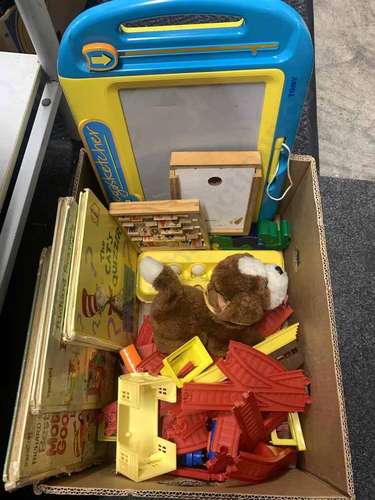 Vintage Childrens Books, Toys, Mega Sketcher Etc Image 1++