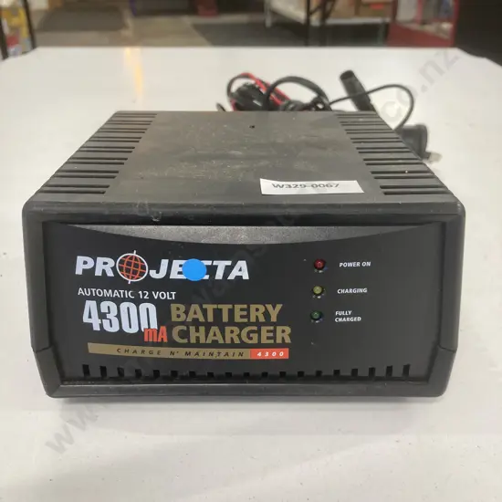 Projecta Automatic 12 Volt Charge 'N Maintain 4300mA Battery Charger