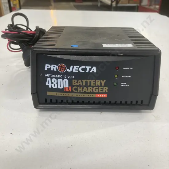 Projecta Automatic 12 Volt Charge 'N Maintain 4300mA Battery Charger