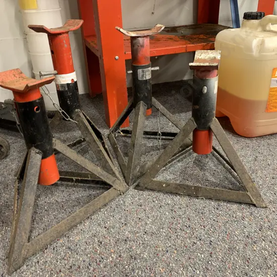 Lot of 4 Axle Stands