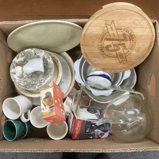 Box Lot, Crown Lynn, Cheese Set & Board, Pyrex, Mugs, Tea Infuser, Vege-Pasta Etc