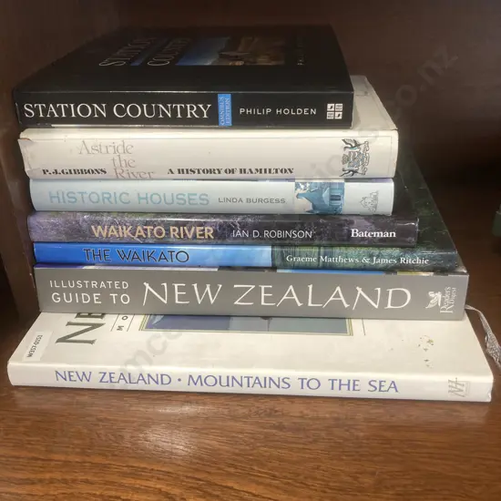 Lot of Books, NZ, Waikato, Historic Houses Etc