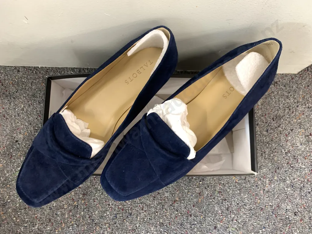 New 'Talbots' Size 10 1/2 Womans Blue Stella Twist Loafers Image 1++