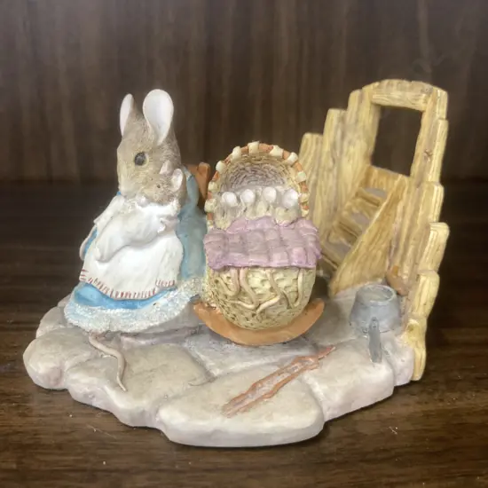Vintage Beatrix Potter Border Fine Arts 1986 HUNCA MUNCA AND THE BABIES Figurine BP5