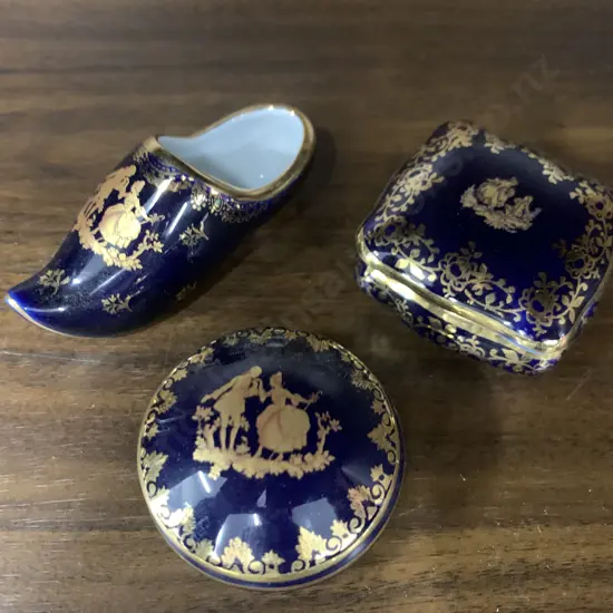 Assortment of Vintage Blue & Gold Limoge Items Lovers In Centre Lidded Dishes & Shoe