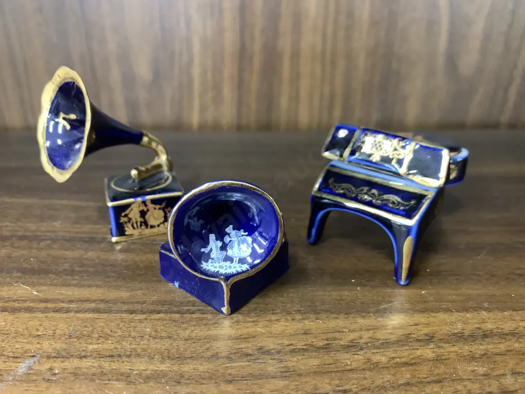 Assortment of Vintage Blue & Gold Limoge Items Lovers In Centre Gramophones Image 1++