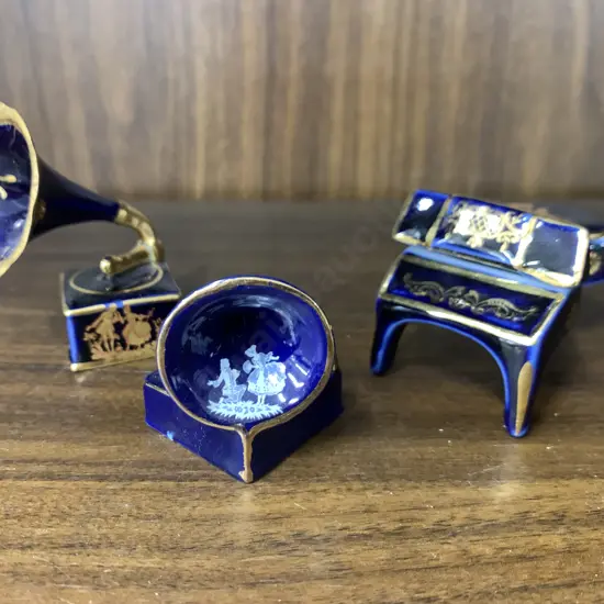 Assortment of Vintage Blue & Gold Limoge Items Lovers In Centre Gramophones