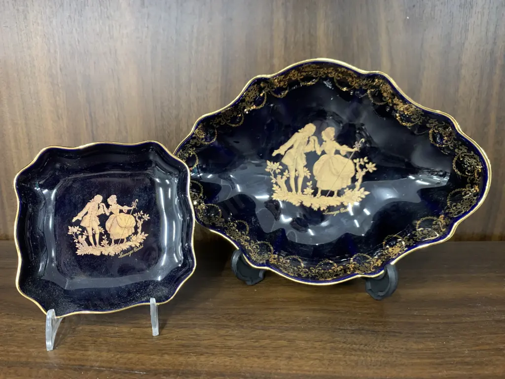 Vintage Limoges Castel Cobalt Blue & 22K Gold Lovers In Centre Oval Dish 18 x 13cm & Square Scalloped Dish, 9 x 9cm Image 1++
