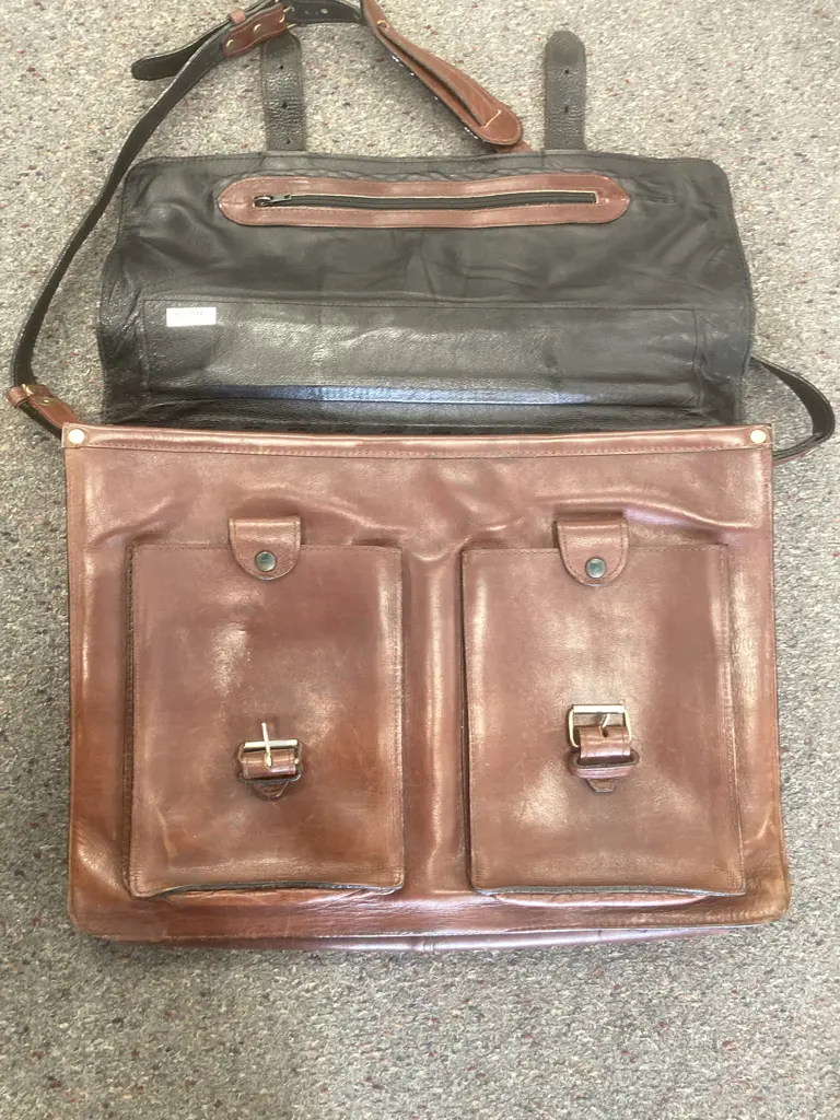 Vintage Boulevard Brown Leather Satchel, 35 x 47cm Image 1++