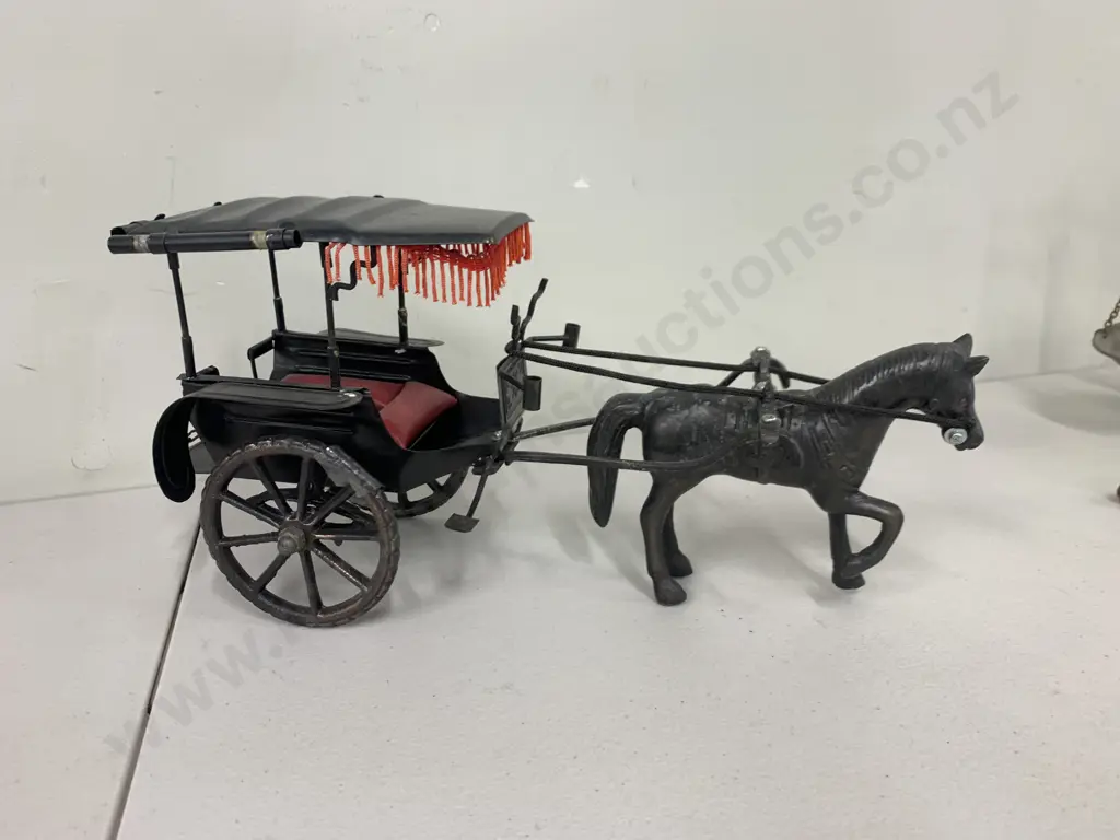 Vintage Horse & Carriage Image 1++