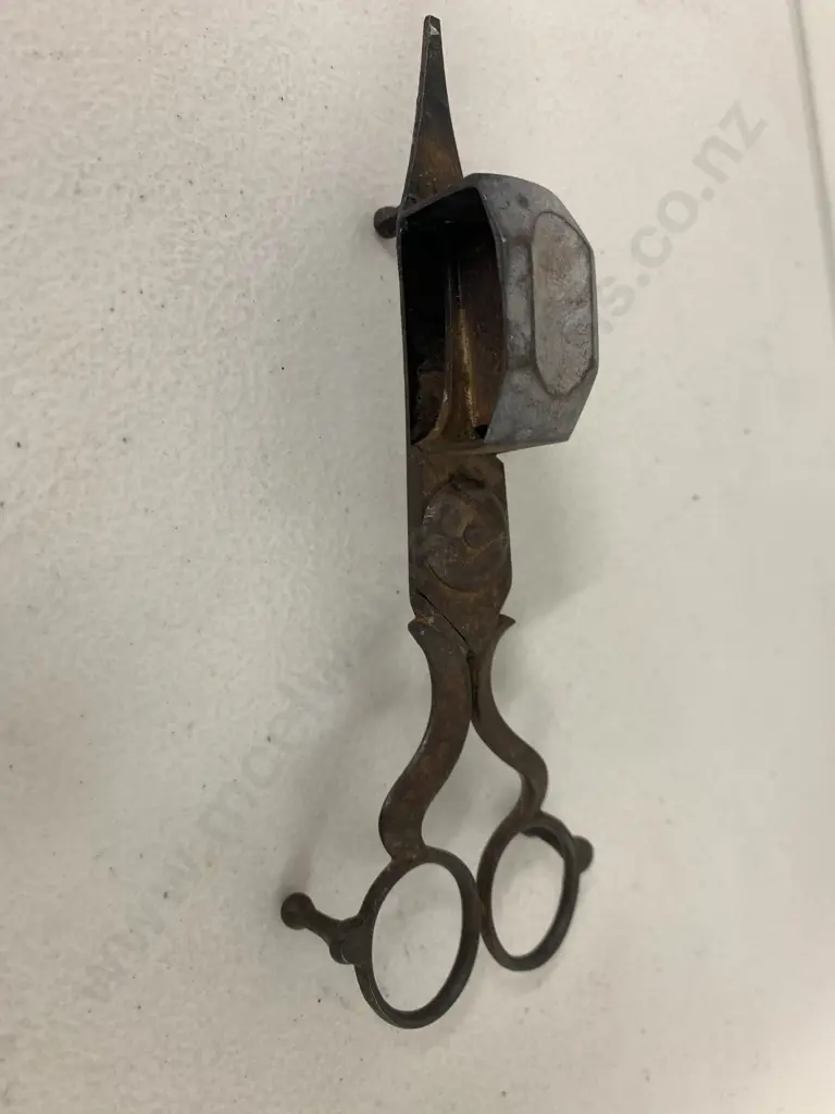 Antique Vintage Candle Wick Trimmer & Snuffer Image 1++