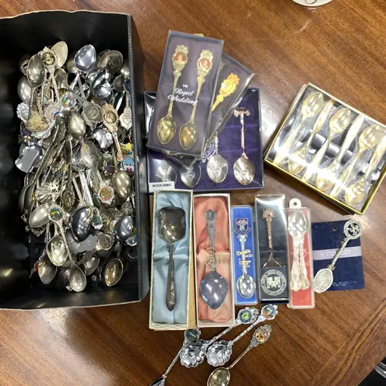 Assortment of Collectors & Souvenir Teaspoons