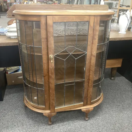 1920's Bow Front Leadlight China Display Cabinet, Single Door With key, Cabriole Legs, 2 Wooden Shelves, H114 W94 D35.5c