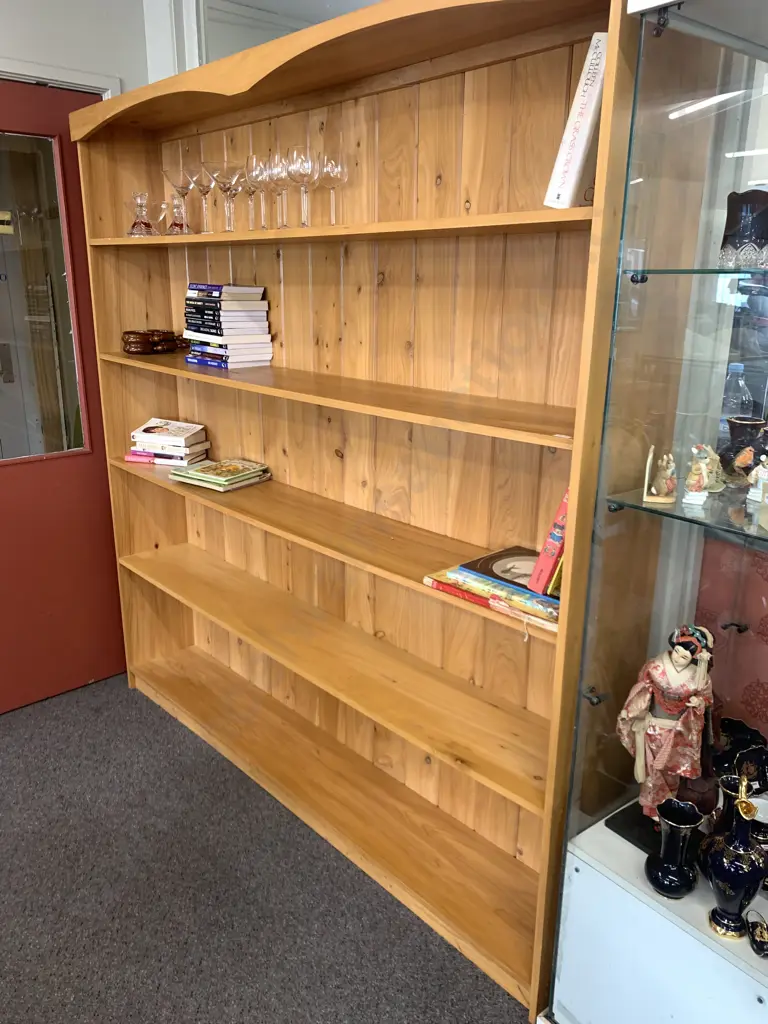 Rimu Bookcase, Tongue & Groove Back, 4 Fixed Shelves, H190.5 W184 D31cm Image 1++