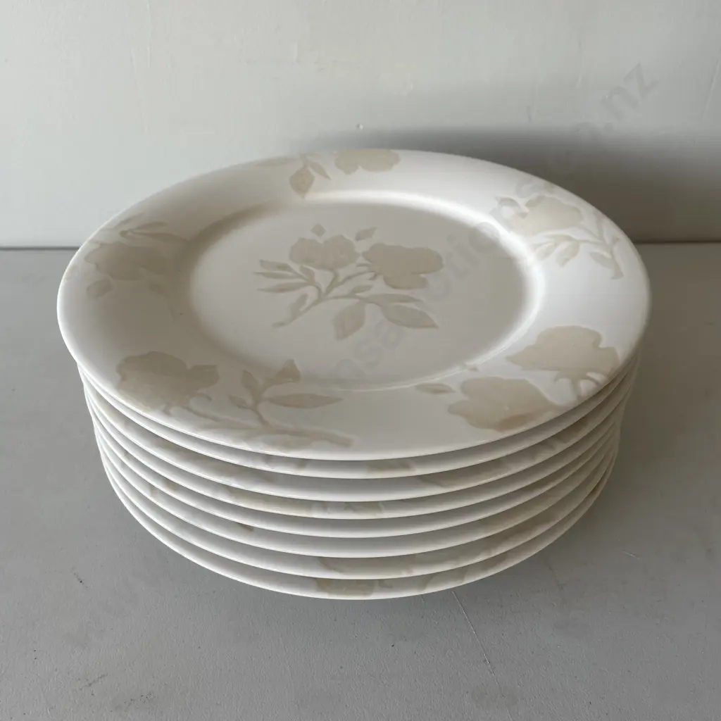 Set of 8 Arthur Wood Dinner Plates Image 1++